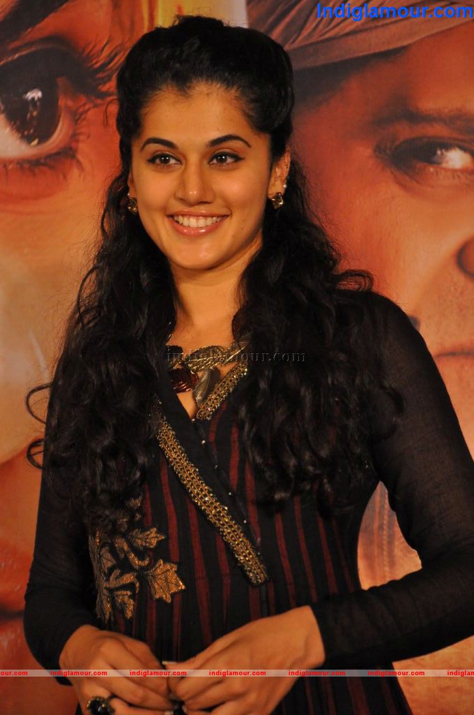 Tapsee Actress hd photo