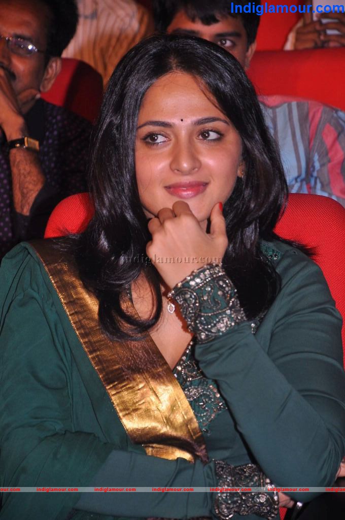 Anushka Actress hd photo