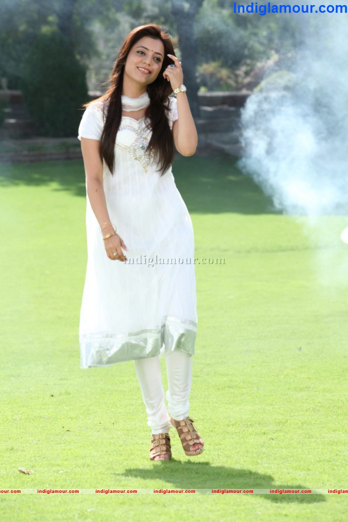 Nisha Aggarwal Actress hd photo