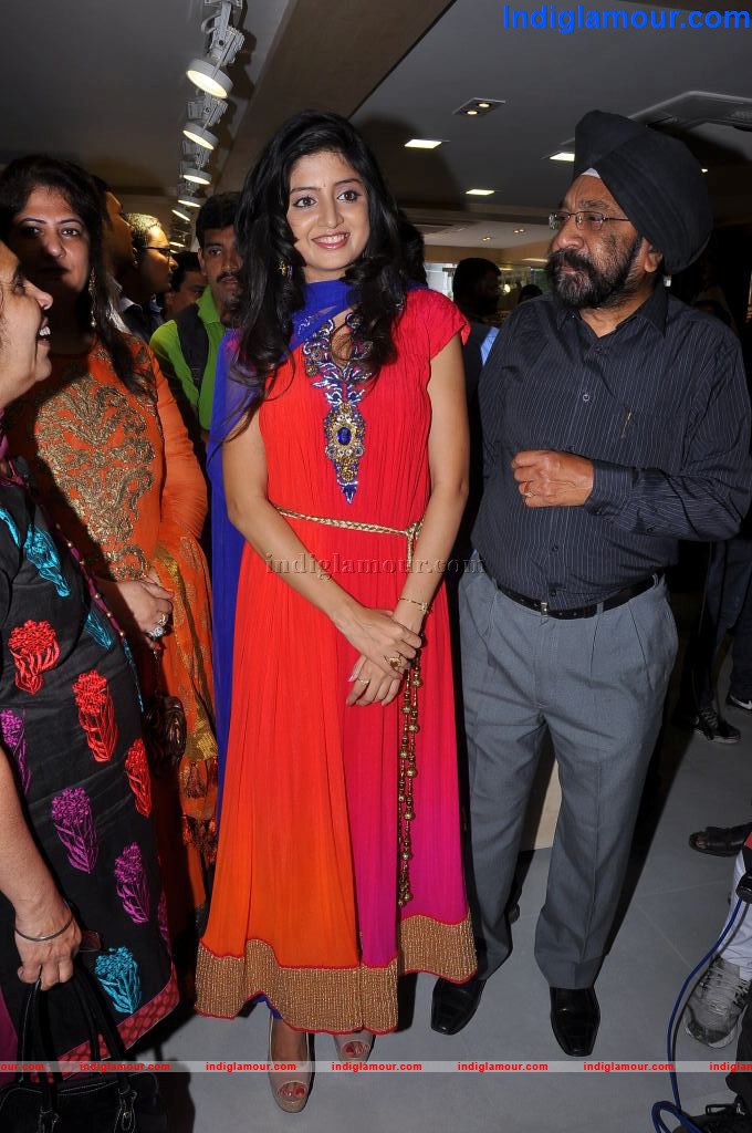 Poonam Kaur Actress hd photo