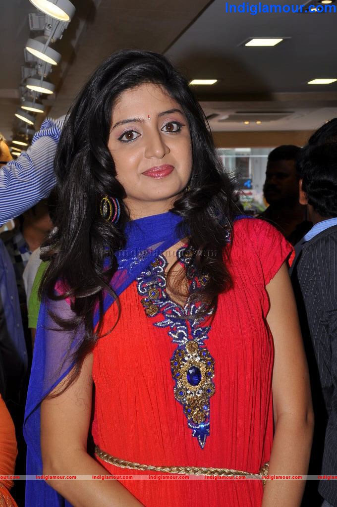 Poonam Kaur Actress hd photo