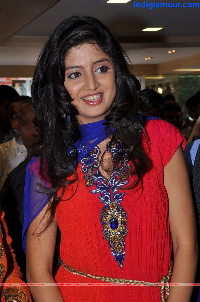 Poonam Kaur Actress hd photo