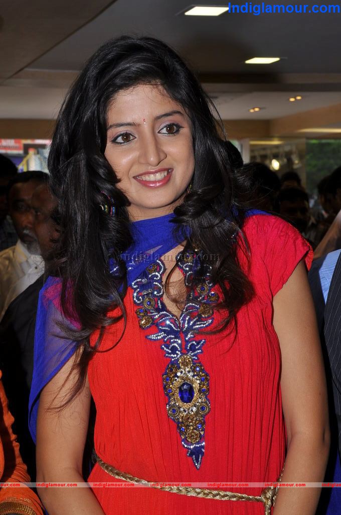 Poonam Kaur Actress hd photo