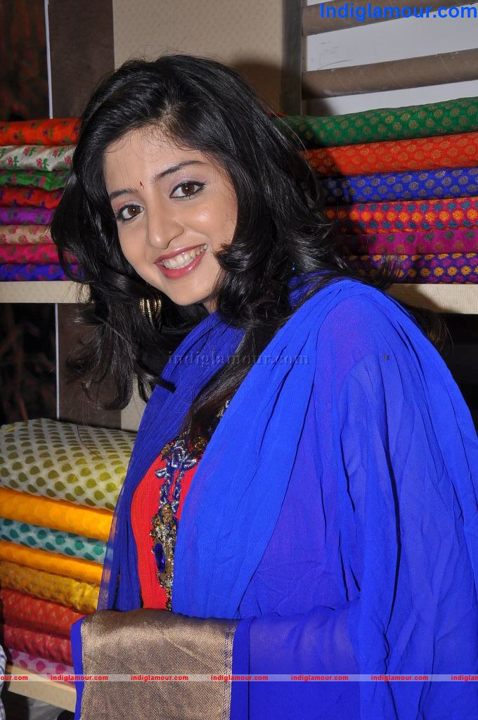 Poonam Kaur Actress hd photo
