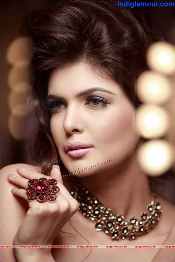 Charan Dillon Actress hd photo