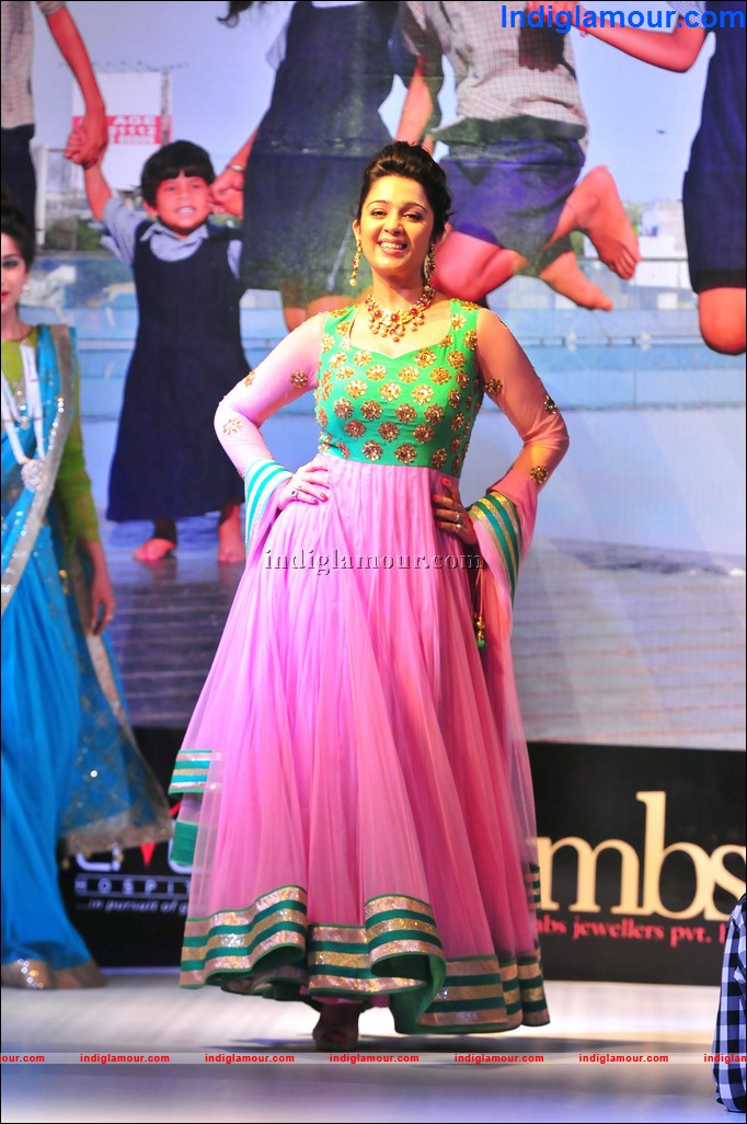Charmi Actress hd photo