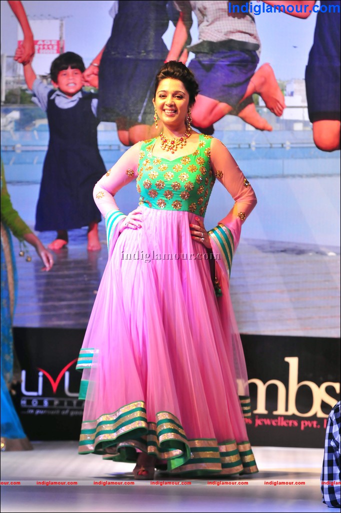 Charmi Actress hd photo