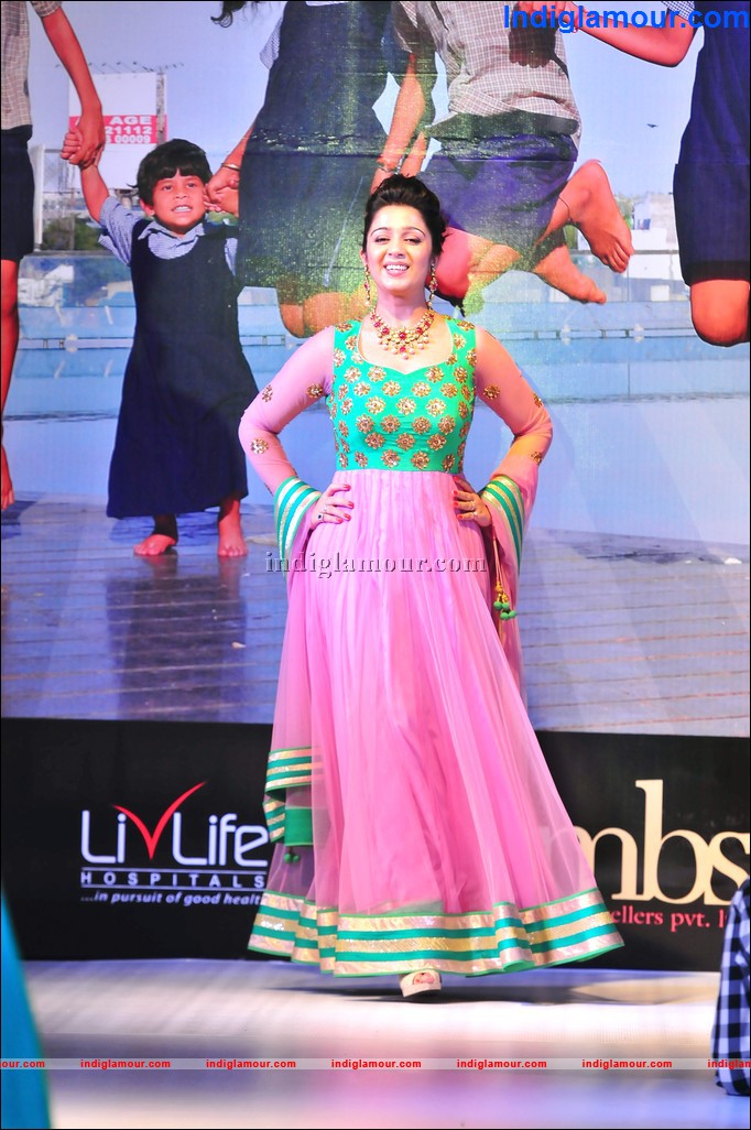 Charmi Actress hd photo