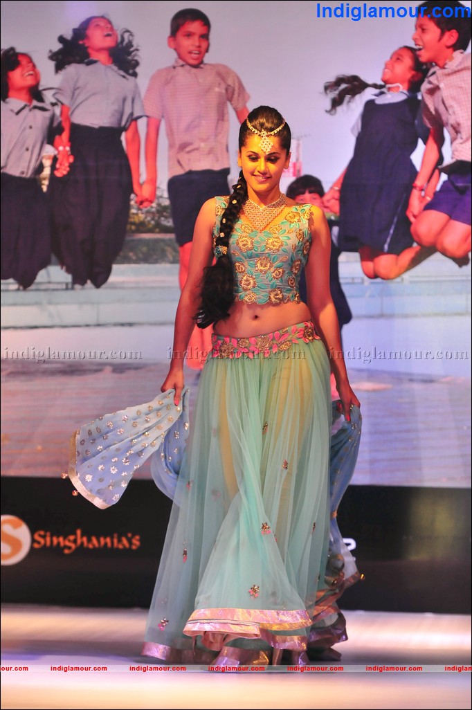 Tapsee Actress hd photo