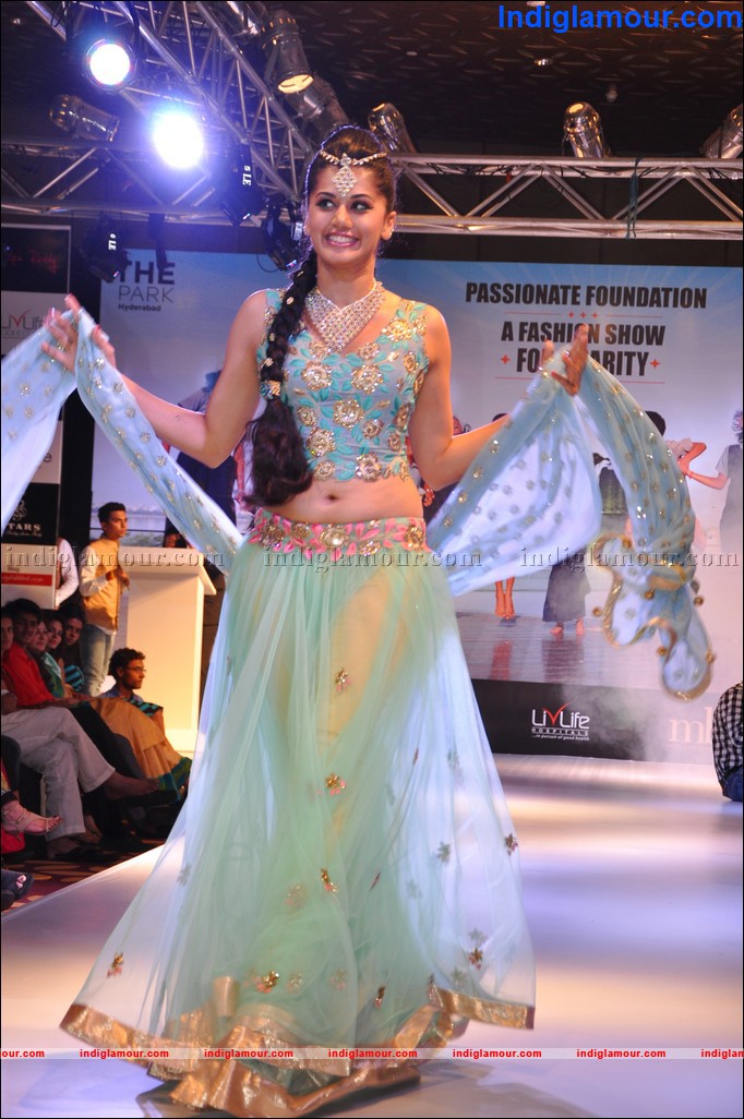 Tapsee Actress hd photo
