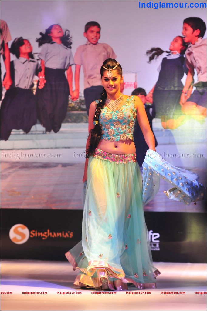 Tapsee Actress hd photo