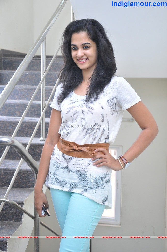 Nandhitha Actress hd photo