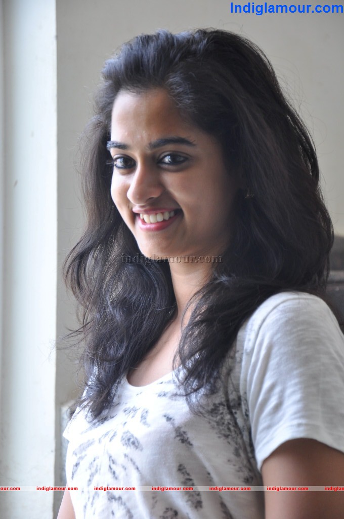 Nandhitha Actress hd photo