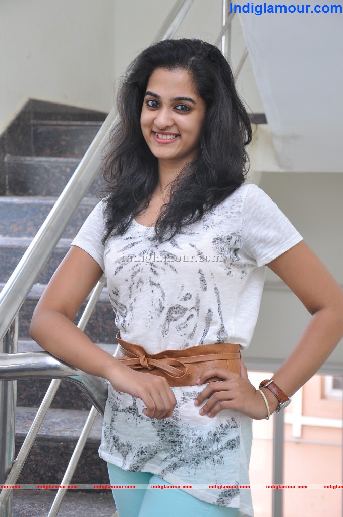 Nandhitha Actress hd photo