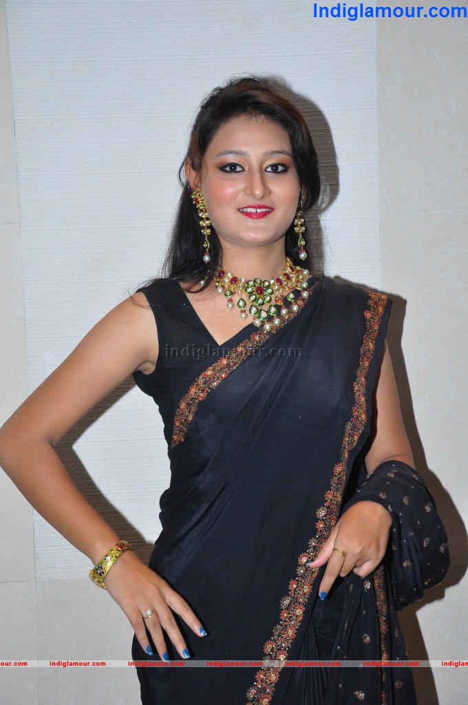 Niloufer Actress hd photo