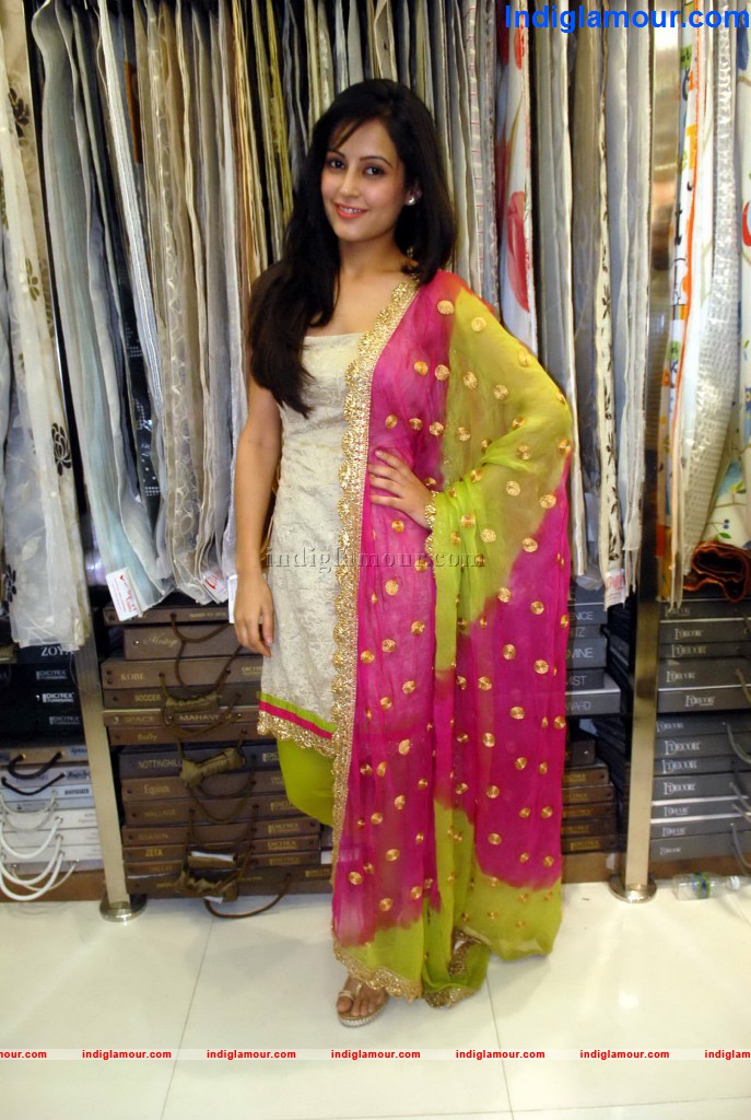 Disha Pandey Actress hd photo