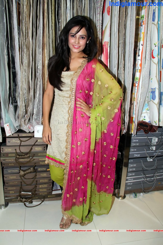 Disha Pandey Actress hd photo
