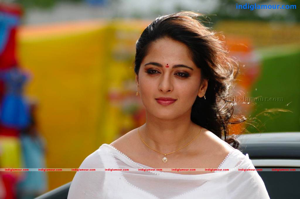 Anushka Actress hd photo