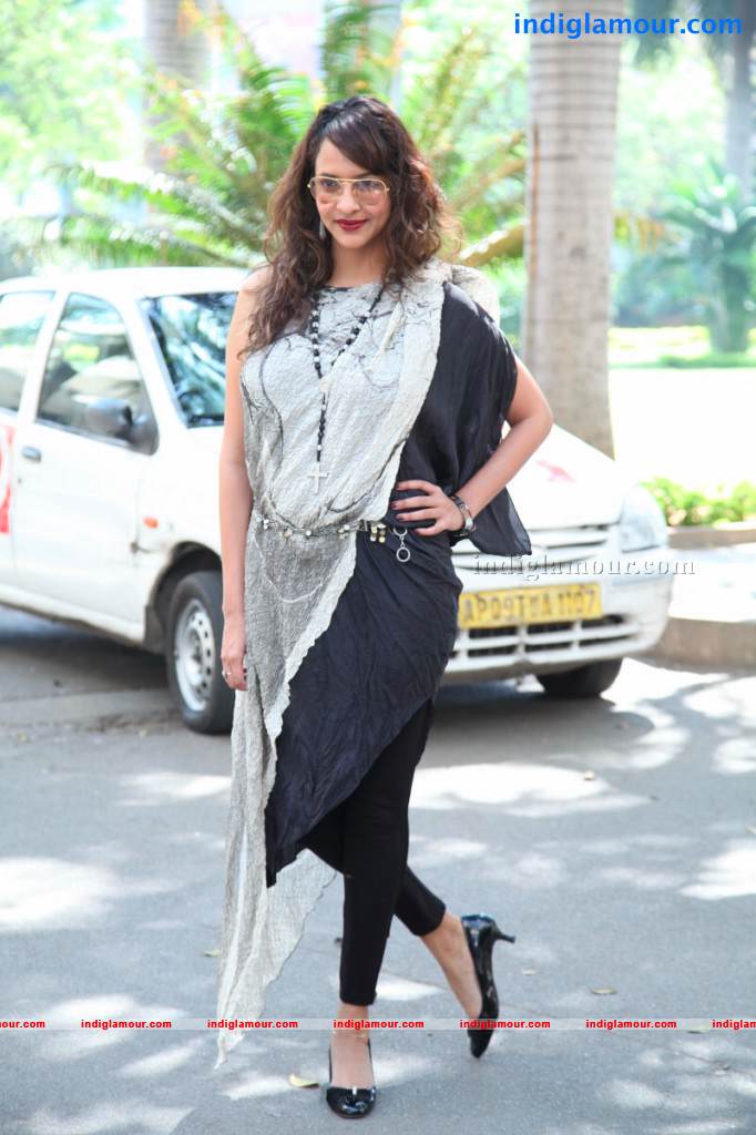 Manchu Lakshmi Actress hd photo