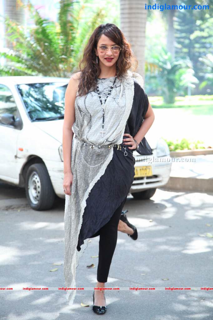 Manchu Lakshmi Actress hd photo