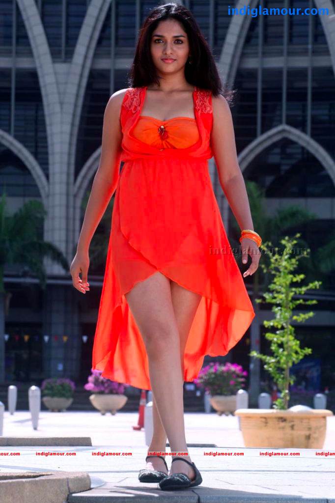 Sunaina Actress hd photo