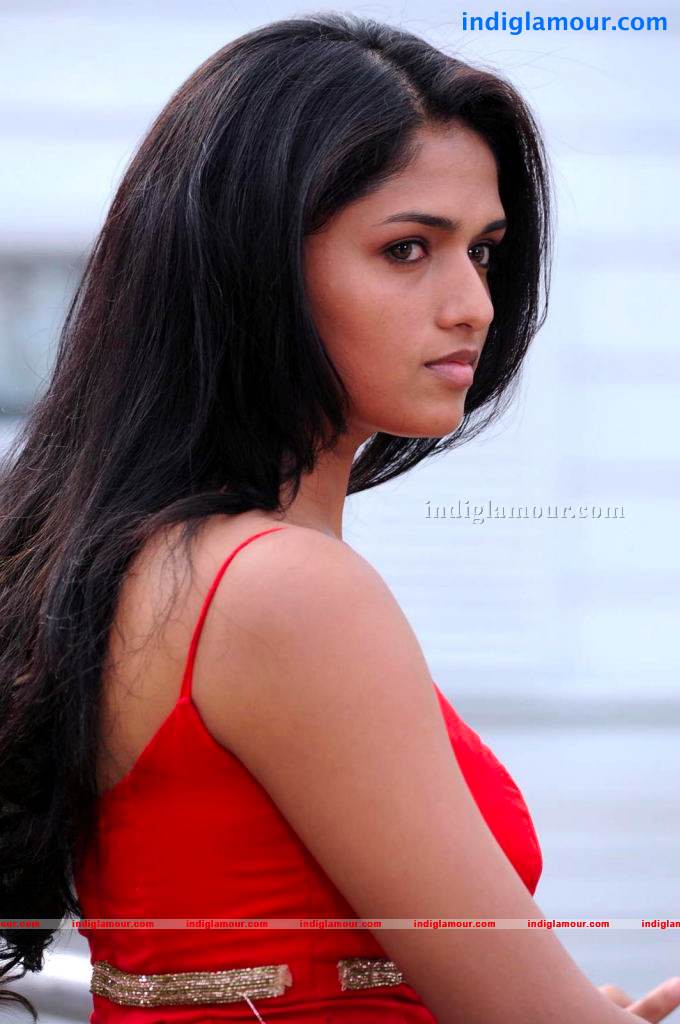 Sunaina Actress hd photo