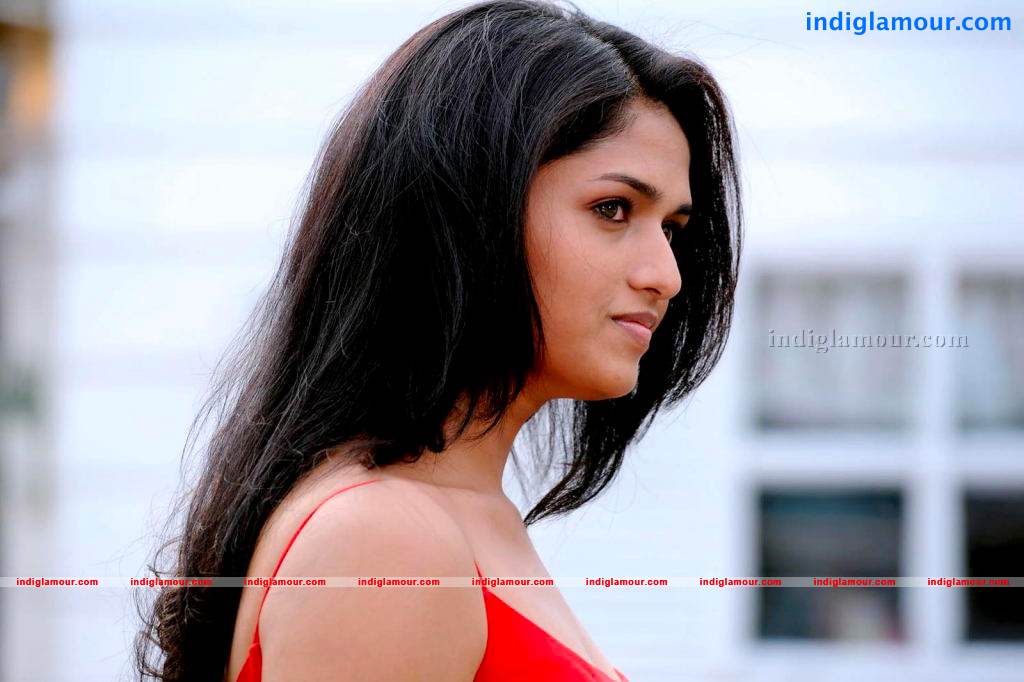 Sunaina Actress hd photo