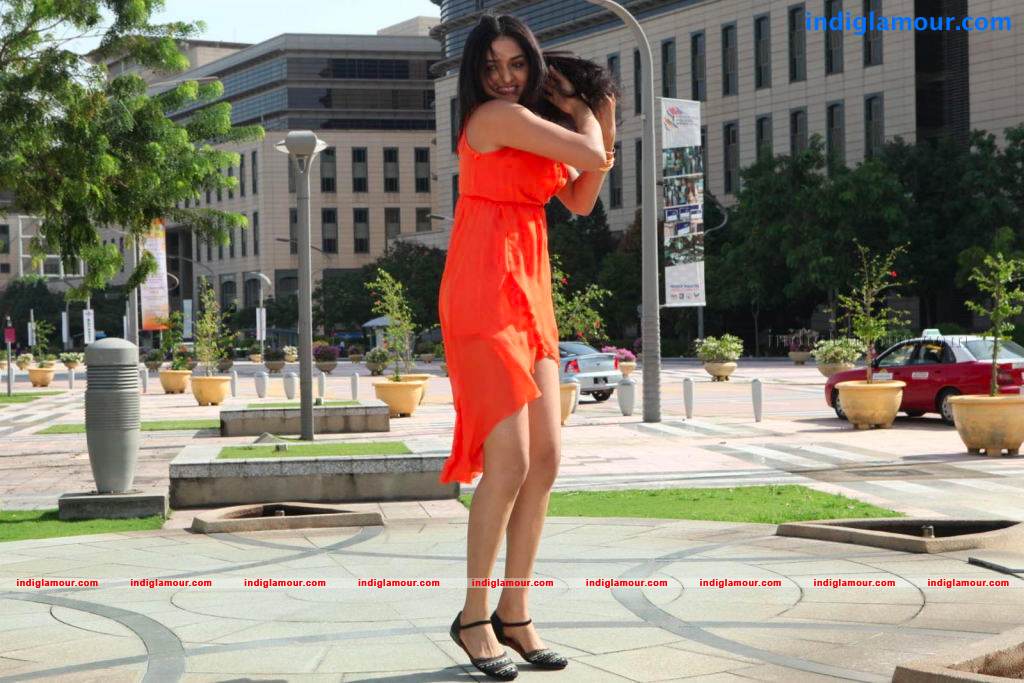 Sunaina Actress hd photo