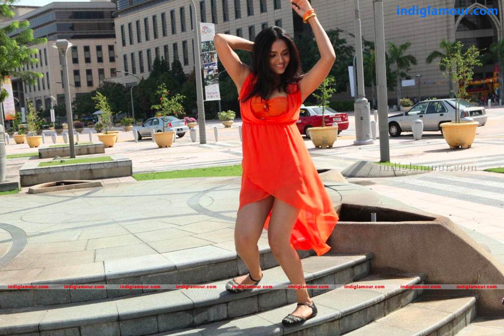 Sunaina Actress hd photo