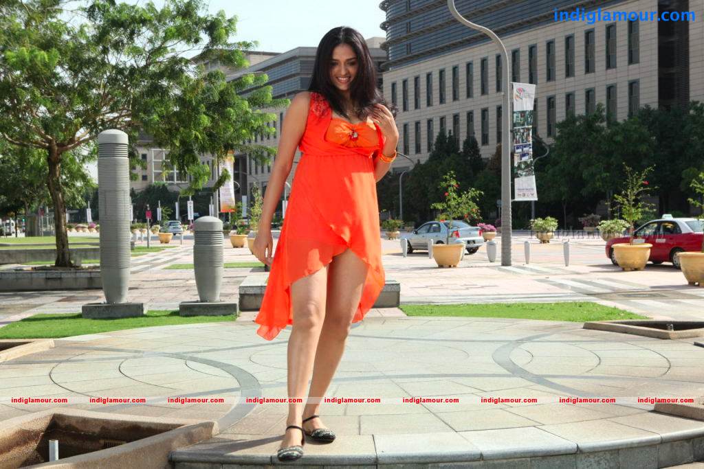 Sunaina Actress hd photo