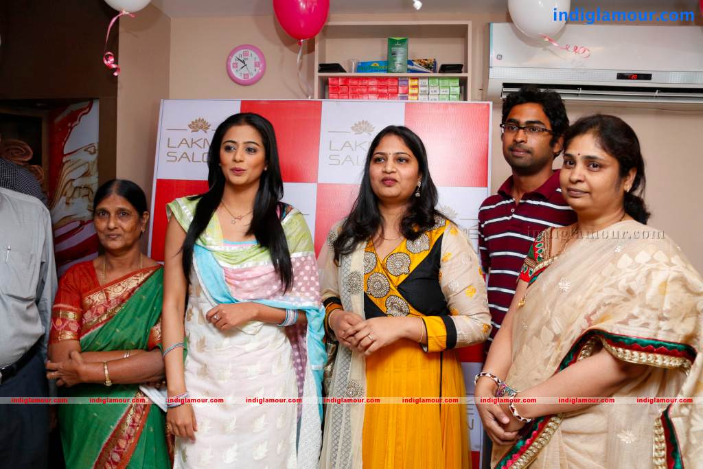 Priyamani Actress hd photo