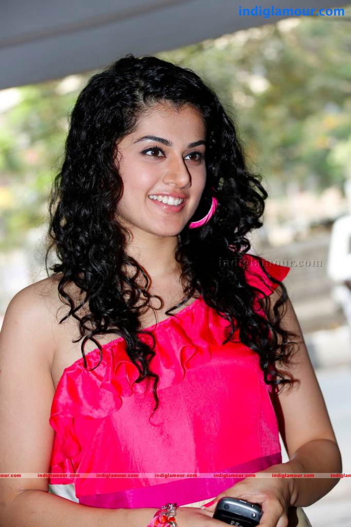 Tapsee Actress hd photo