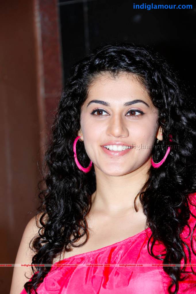 Tapsee Actress hd photo