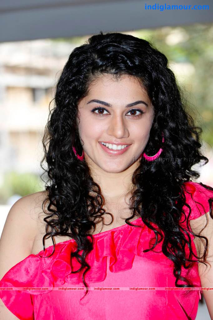Tapsee Actress hd photo