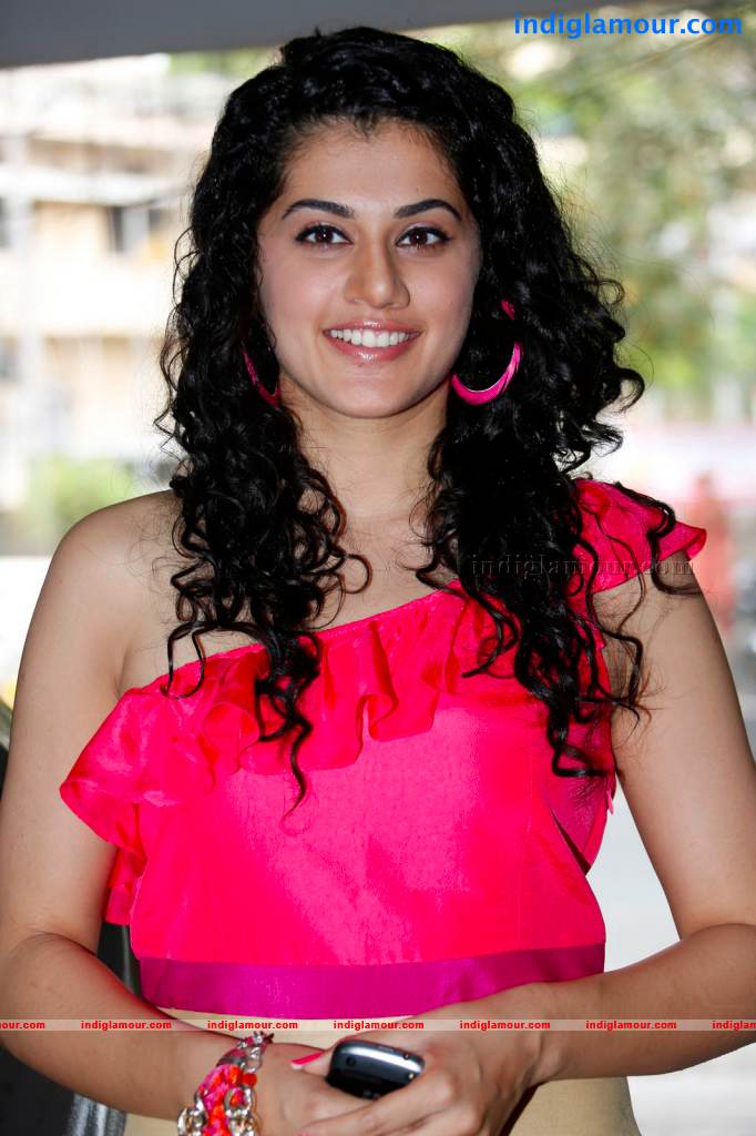 Tapsee Actress hd photo