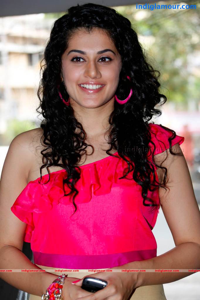 Tapsee Actress hd photo