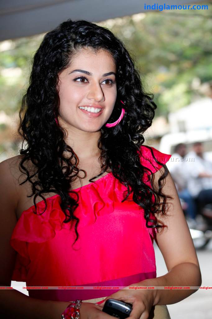 Tapsee Actress hd photo