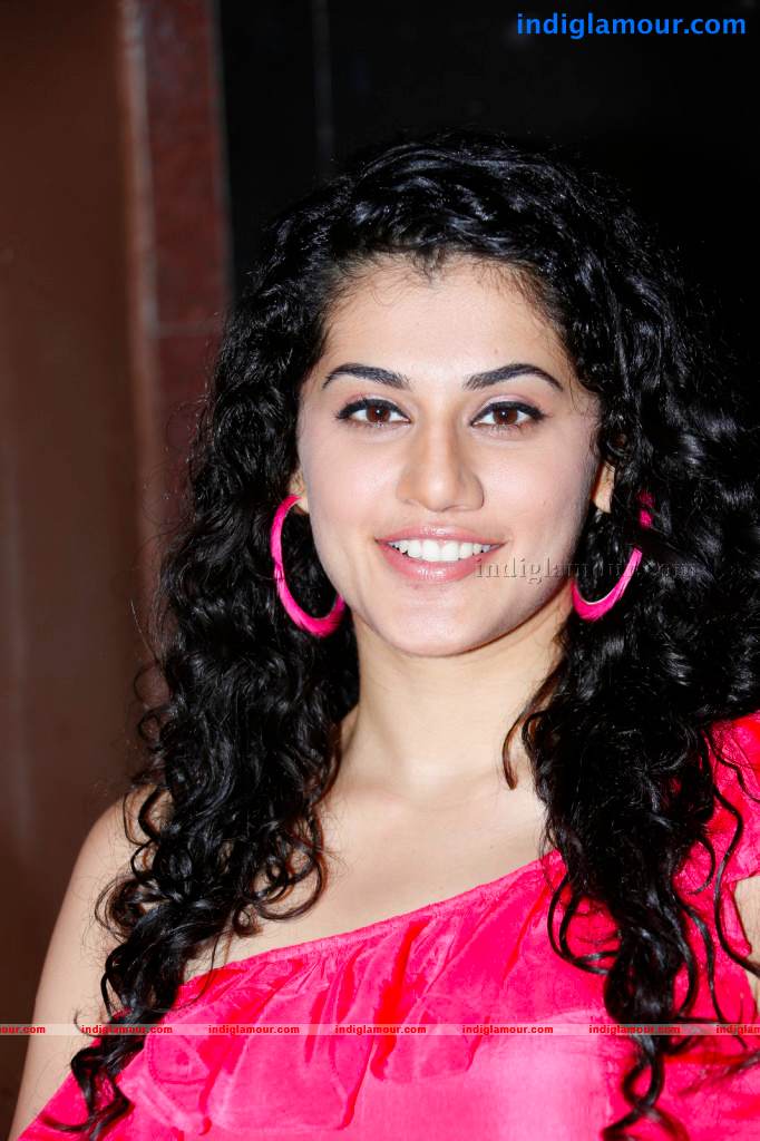 Tapsee Actress hd photo