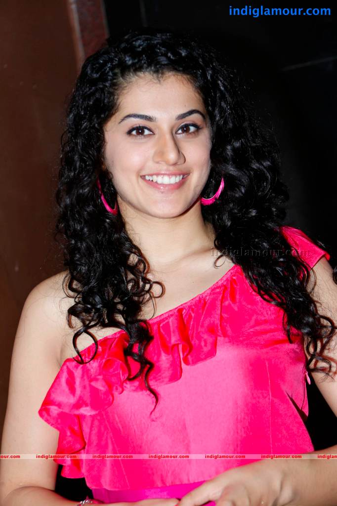 Tapsee Actress hd photo