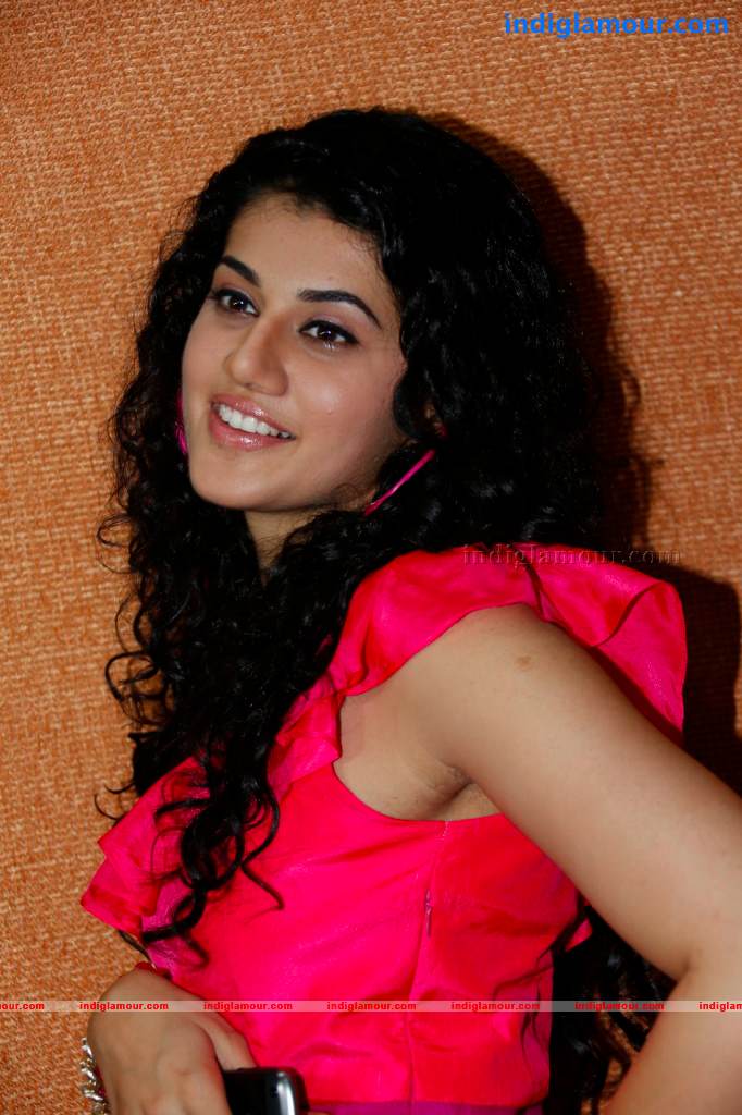 Tapsee Actress hd photo