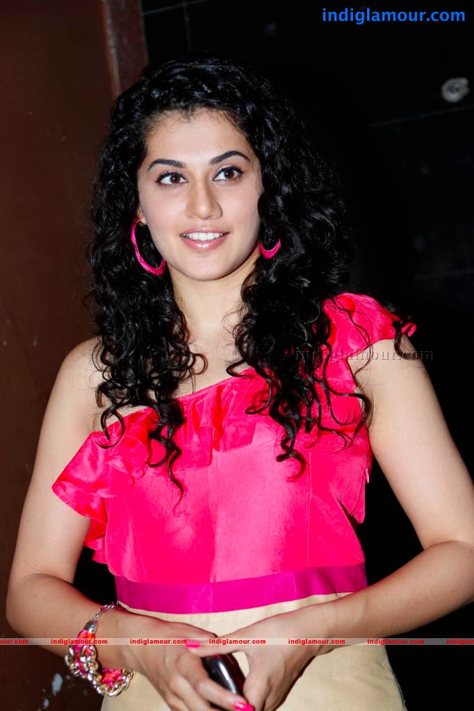 Tapsee Actress hd photo