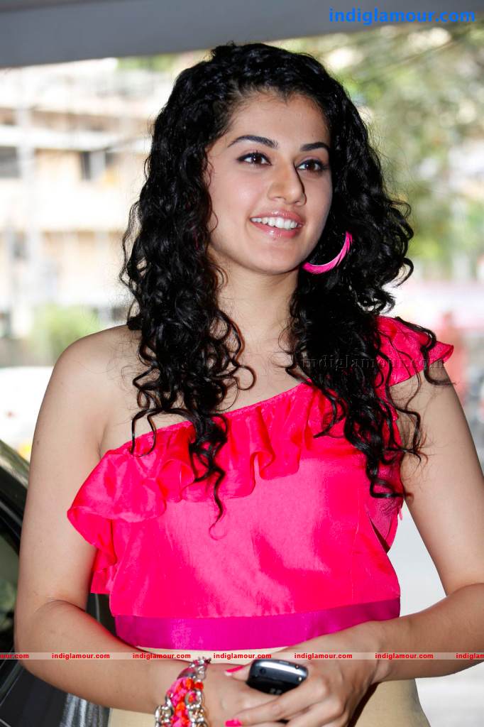 Tapsee Actress hd photo