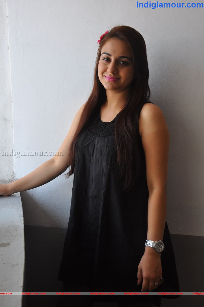 Aksha Actress hd photo