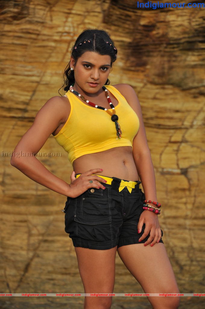 Tashu Kaushik Actress hd photo
