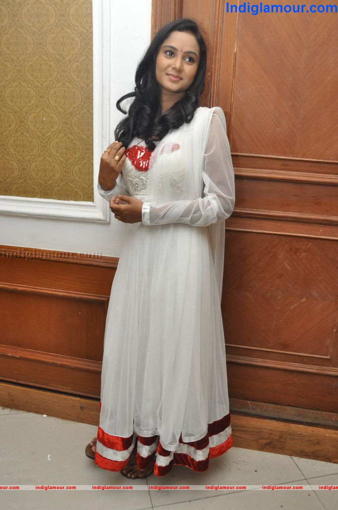 Saravani Actress hd photo