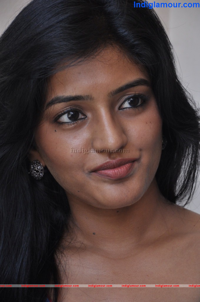 Isha Actress hd photo