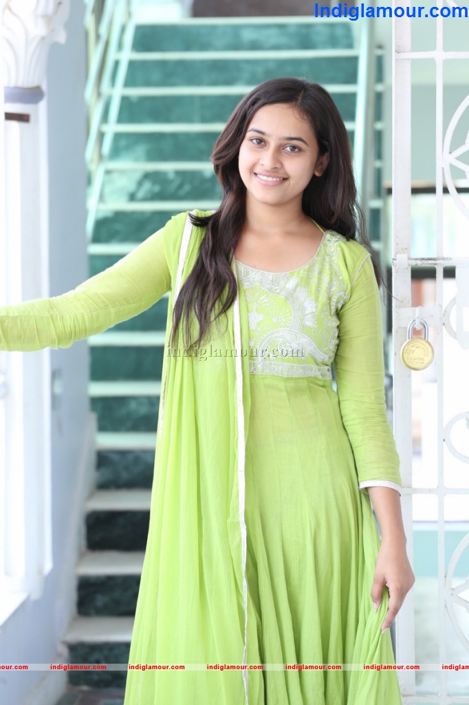 Sri Divya Actress hd photo