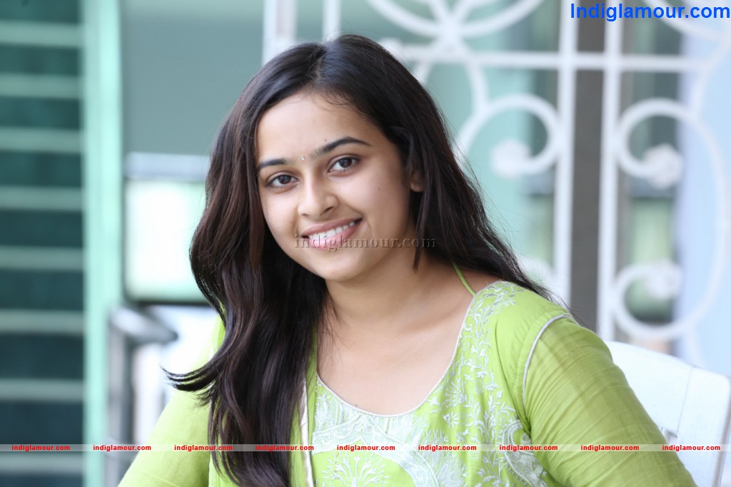 Sri Divya Actress hd photo