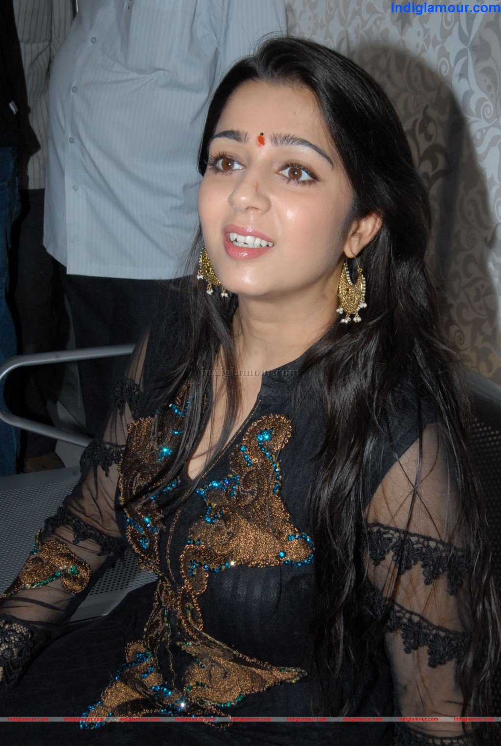 Charmi Actress hd photo