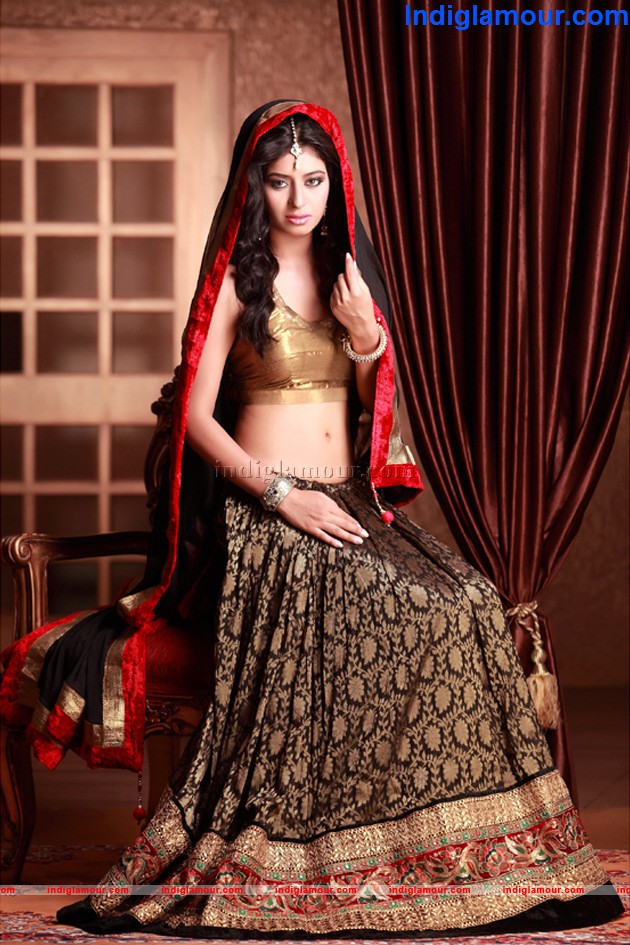 Maya Actress hd photo